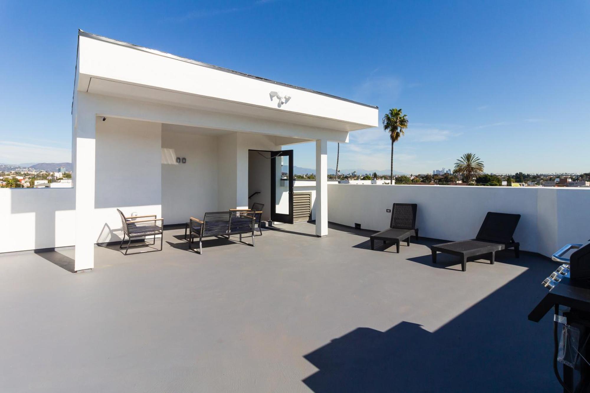 Brand New Modern 5 Bedroom House Pickfair Village Holiday home *